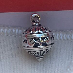 James Avery Spirit of Christmas ornament Elegant Silver Pendant charm
